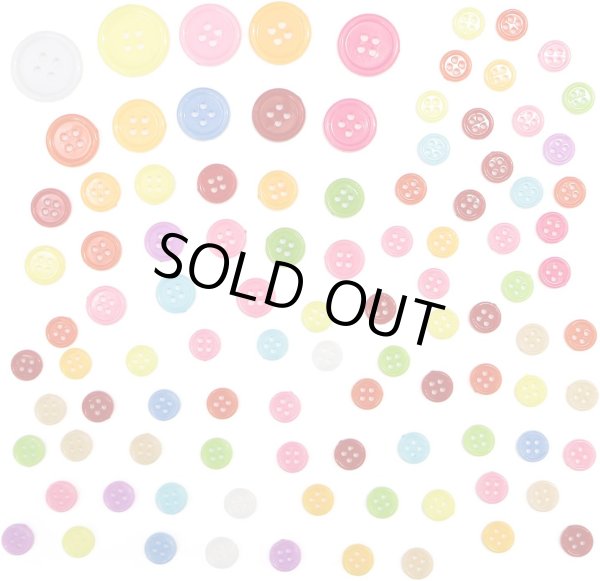 画像1: 四つ穴ボタン 【カラフル ミックス】 カラーボタン 樹脂ボタン 飾りボタン 可愛い ボタン 詰め合わせ 約85個入り 【20mm~9mm】 きらきらぷんぷん丸 B-551 (1)