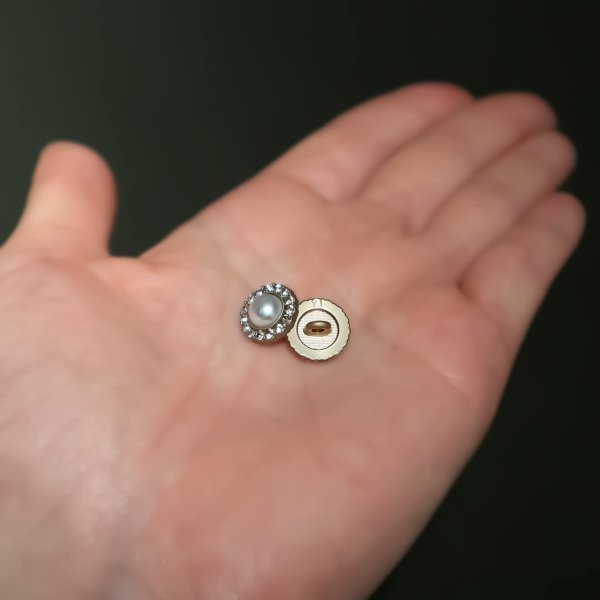 画像7: 【飾りボタン パール ラインストーン】パール×ラインストーン 丸 白 ホワイト ビジュー 縫製 袖口 金 クリスタル キラキラ 円型 5個入り【12.5mm】きらきらぷんぷん丸 B-015 (7)