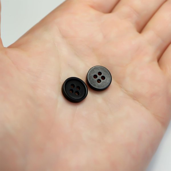 画像7: 四つ穴ボタン 【ブラック ツヤなし】 黒 ベーシック シンプル 20個入り【11.5mm】きらきらぷんぷん丸 B-042 (7)