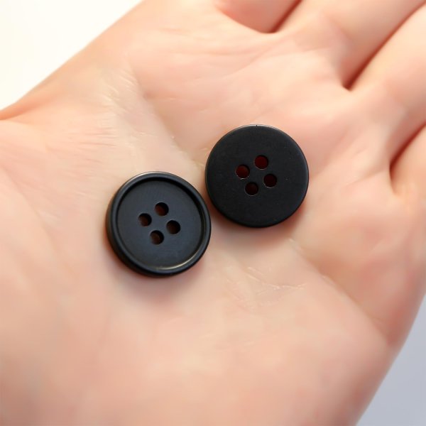 画像7: 四つ穴ボタン 【ブラック ツヤなし】 黒 ベーシック シンプル 15個入り【18mm】きらきらぷんぷん丸 B-045 (7)