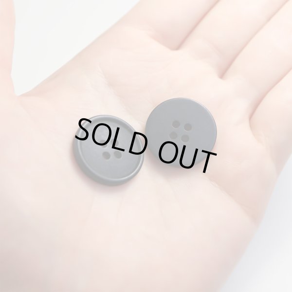 画像7: 四つ穴ボタン 【ブラック ツヤなし】 黒 ベーシック シンプル 10個入り【20mm】きらきらぷんぷん丸 B-046 (7)