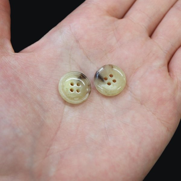 画像7: 水牛調ボタン【ベージュ&ブラウン】スーツ コート ジャケット ブレザー 四つ穴 フロント 袖口 10個入り【15mm】きらきらぷんぷん丸 B-051 (7)