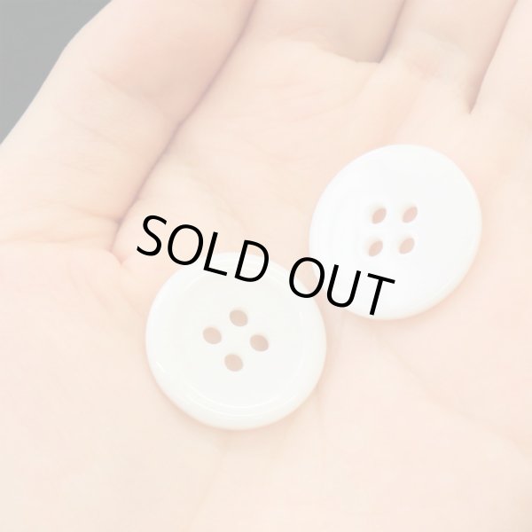 画像7: 白ボタン【ホワイト ツヤあり】四つ穴ボタン ベーシック カラーボタン シャツボタン シンプル ボタン 10個入り【20mm】きらきらぷんぷん丸 B-074 (7)