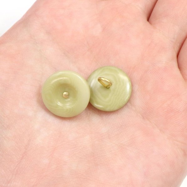 画像5: ナットボタン 足つきボタン 【ペールグリーン】 緑 メタル ゴールド 足つき ウッド ボタン 飾りボタン 5個入り 【15mm】 きらきらぷんぷん丸 B-1060 (5)