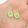 画像5: 四つ穴ボタン 縞模様 くぼみ 【ライトグリーン&ホワイト】 黄緑 白 12.5mm 15個入り ボタン しましま ストライプ ボーダー 可愛い おしゃれ シャツボタン B-1113 (5)