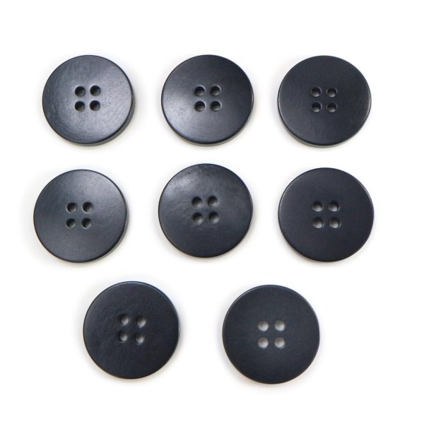 画像1: ナットボタン 四つ穴ボタン 【ブラック】 黒 フチ無し フラット スーツボタン ベーシック ウッド ボタン 8個入り 【23mm】 きらきらぷんぷん丸 B-1118 (1)