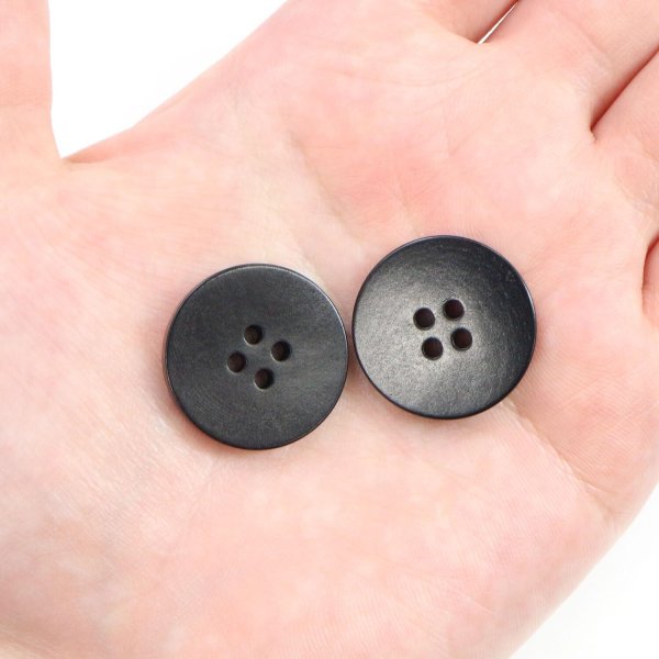 画像6: ナットボタン 四つ穴ボタン 【ブラック】 黒 フチ無し フラット スーツボタン ベーシック ウッド ボタン 8個入り 【23mm】 きらきらぷんぷん丸 B-1118 (6)