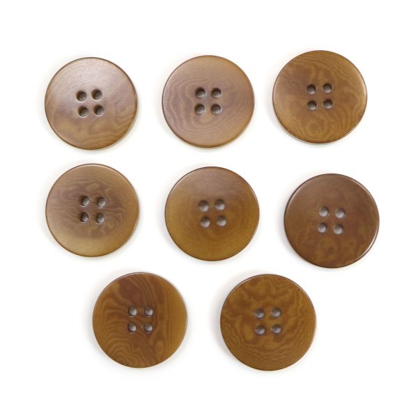 画像1: ナットボタン 四つ穴ボタン 【ブラウン】 茶色 フチ無し フラット スーツボタン ベーシック ウッド ボタン 8個入り 【23mm】 きらきらぷんぷん丸 B-1123 (1)