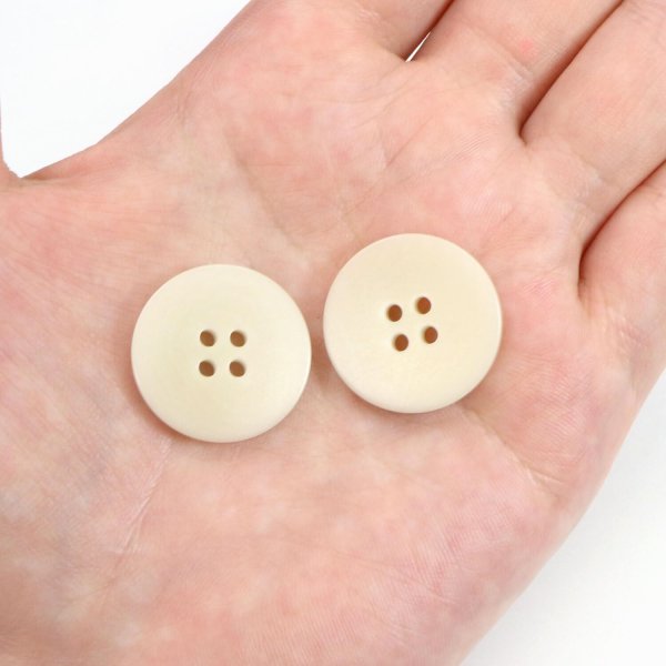画像6: ナットボタン 四つ穴ボタン 【ホワイト】 白 フチ無し フラット スーツボタン ベーシック ウッド ボタン 8個入り 【23mm】 きらきらぷんぷん丸 B-1128 (6)