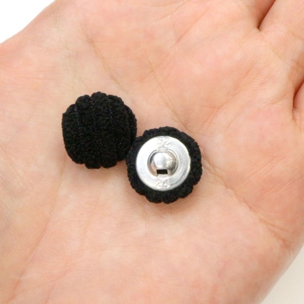 画像6: コーデュロイボタン 15mm 【ブラック】 5個入り 黒 縞模様 3mm幅 太幅 くるみボタン ボタン 飾りボタン つつみボタン きらきらぷんぷん丸 B-1148 (6)