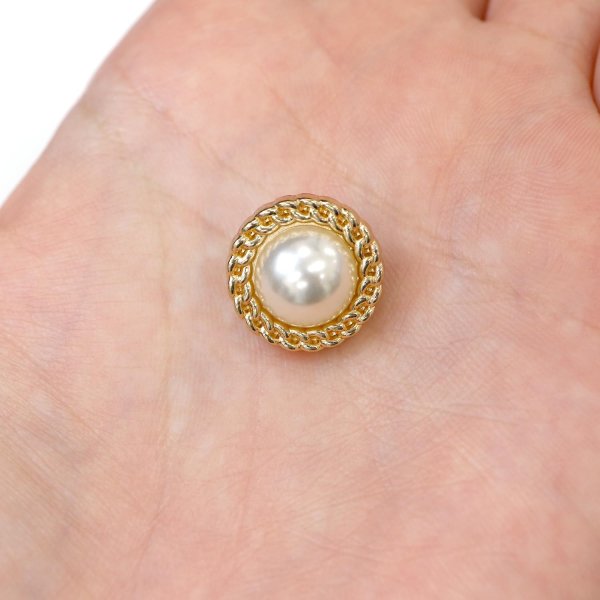 画像7: パールボタン 装飾 【チェーン風 ゴールド】 ホワイト 白 ビジュー 飾り 縫製 袖口 10個入り 【15mm】 きらきらぷんぷん丸 B-126 (7)