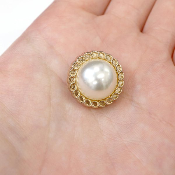 画像7: パールボタン 装飾 【チェーン風 ゴールド】 ホワイト 白 ビジュー 飾り 縫製 袖口 6個入り 【20mm】 きらきらぷんぷん丸 B-128 (7)