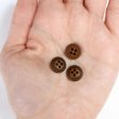 画像3: 四つ穴ボタン ウッド調【ブラウン】茶色 点線模様 ステッチ 20個入り【11mm】ツヤなし 樹脂製 手芸 ヴィンテージ風 かわいい きらきらぷんぷん丸 B-1298 (3)