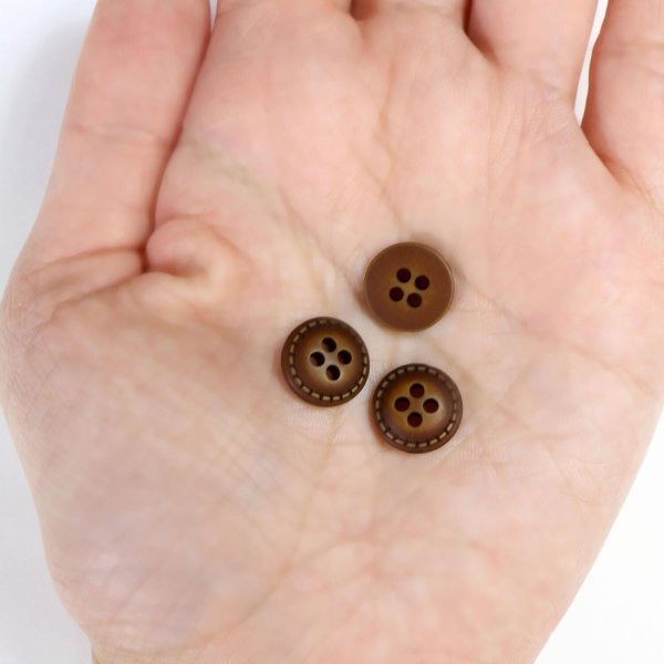 画像3: 四つ穴ボタン ウッド調【ブラウン】茶色 点線模様 ステッチ 20個入り【11mm】ツヤなし 樹脂製 手芸 ヴィンテージ風 かわいい きらきらぷんぷん丸 B-1298 (3)