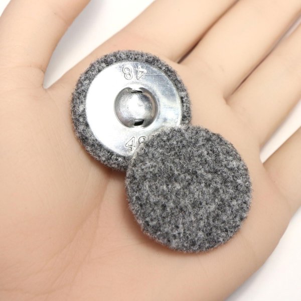 画像5: くるみボタン フェルト調 【グレー】 30mm 6個入り 手芸 装飾 おしゃれ 縫製 洋服 シャンク 足つき きらきらぷんぷん丸 B-1327 (5)