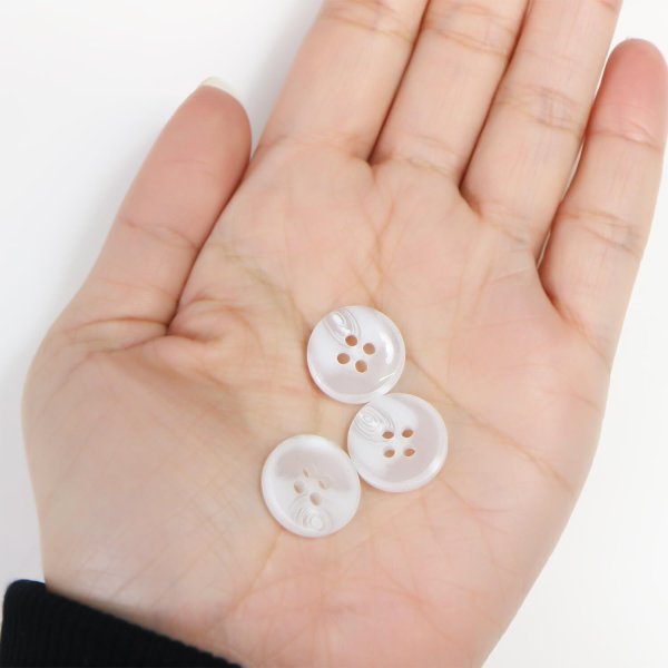 画像3: 四つ穴ボタン マーブル調 波紋【ホワイト】白 10個入り【20mm】マット フチなし シンプル 樹脂製 手芸 おしゃれ きらきらぷんぷん丸 B-1351 (3)