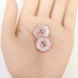 画像4: 二つ穴ボタン フラワー マーブル模様 【ピンク】 8個入り 【20mm】 オーロラ 光沢 透け感 花 樹脂製 手芸 おしゃれ きらきらぷんぷん丸 B-1378 (4)
