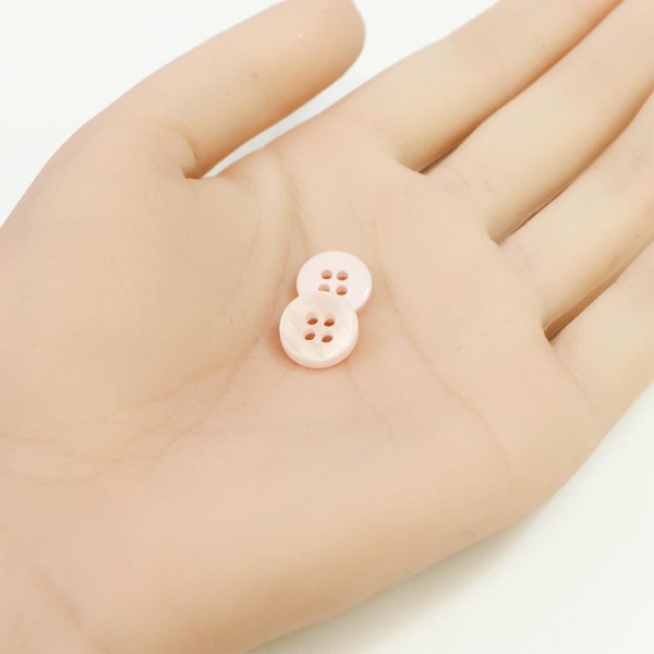 画像4: 四つ穴ボタン シェル調 【ピンク】 20個入り 【11.5mm】 樹脂製 手芸 おしゃれ きらきらぷんぷん丸 B-1390 (4)