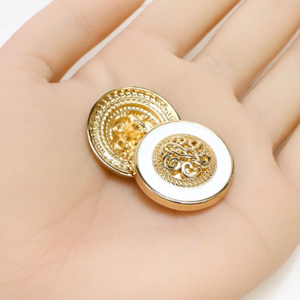画像5: メタル エンブレム ボタン 【ホワイト】 25mm 6個入り ゴールド 足つき シャンク 装飾 手芸 ハンドメイド きらきらぷんぷん丸 B-1409 (5)