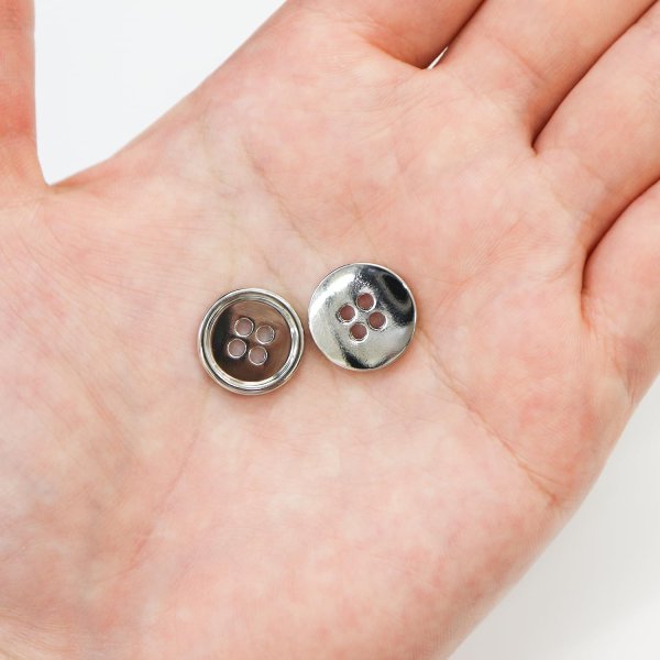 画像7: メタルボタン 四つ穴 【シルバー 鏡面仕上げ】 銀 シャツ スーツ 15個入り 【15mm】 きらきらぷんぷん丸 B-215 (7)