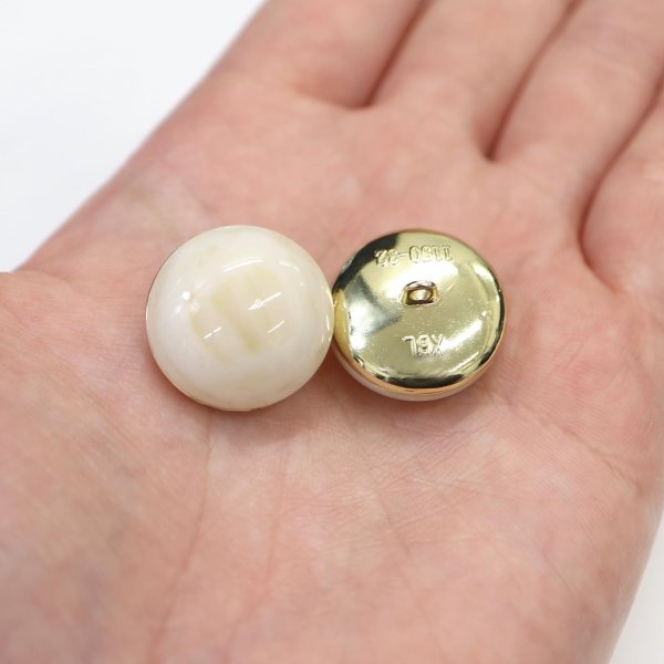 画像7: 足つきボタン 【ベージュ マーブル】 大理石調 シャツ スーツ 6個入り 【20mm】 きらきらぷんぷん丸 B-253 (7)