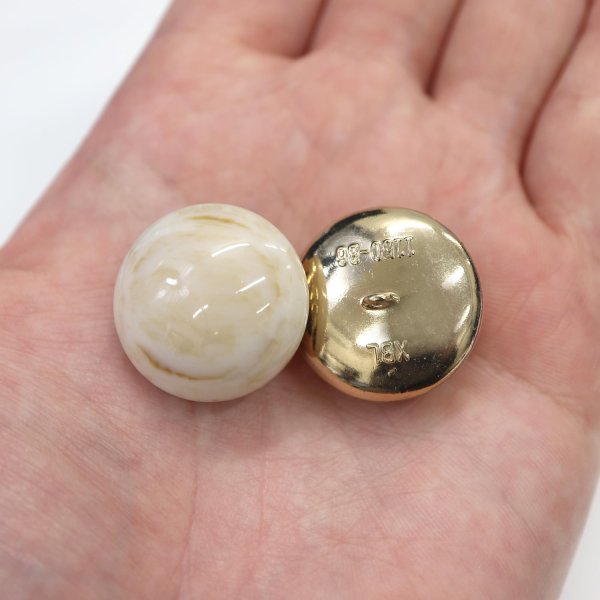 画像7: 足つきボタン 【ベージュ マーブル】 大理石調 シャツ スーツ 4個入り 【23mm】 きらきらぷんぷん丸 B-254 (7)
