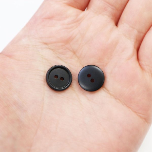 画像7: スーツボタン 黒ボタン 【ブラック ツヤなし】 ジャケット ブレザー 二つ穴ボタン フロントボタン 袖口 ベーシック シンプル ボタン 15個入り 【12mm】 きらきらぷんぷん丸 B-273 (7)