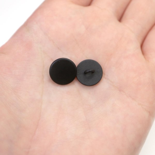 画像7: メタルボタン フラット 【ブラック ツヤなし】 黒 ビジュー 飾り 縫製 袖口 15個入り 【12.5mm】 きらきらぷんぷん丸 B-308 (7)