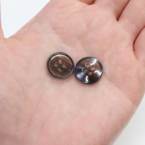 画像7: 四つ穴ボタン 【ブラック】 黒 ツヤあり 半透明 ボタン シャツボタン 15個入り 【15mm】 きらきらぷんぷん丸 B-353 (7)