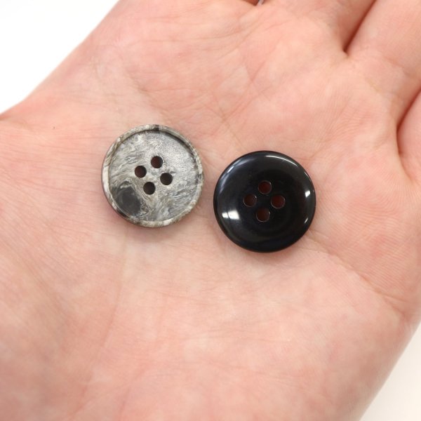 画像7: マーブルボタン 四つ穴 【ブラック&ホワイト】 黒 ツヤなし 大理石調 ボタン スーツボタン ジャケットボタン 15個入り 【18mm】 きらきらぷんぷん丸 B-389 (7)