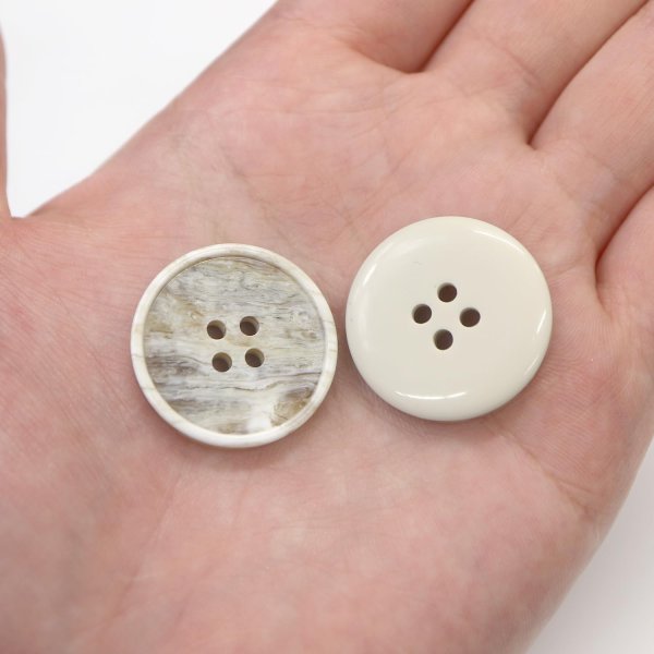 画像7: マーブルボタン 四つ穴 【ホワイト&ベージュ】 白 ツヤなし 大理石調 ボタン スーツボタン ジャケットボタン 10個入り 【25mm】 きらきらぷんぷん丸 B-397 (7)