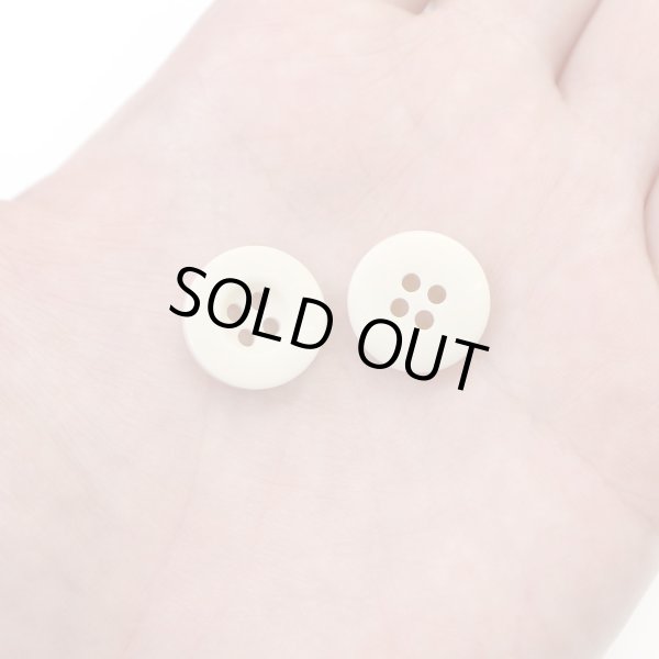 画像7: ミリタリーボタン 【ライトベージュ】 四つ穴ボタン ボタン 20個入り 【15mm】 きらきらぷんぷん丸 B-418 (7)