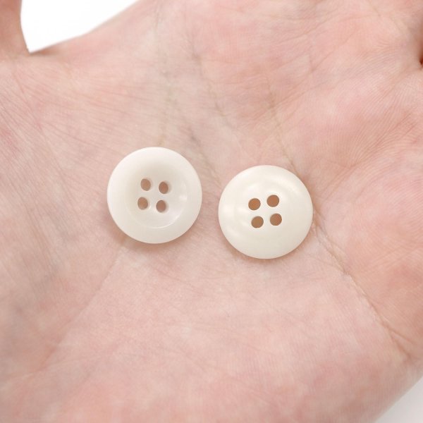 画像7: ナットボタン【ホワイト】四つ穴ボタン 白 ベーシック カラーボタン シンプル ボタン 手芸 15個入り【15mm】きらきらぷんぷん丸 B-436 (7)