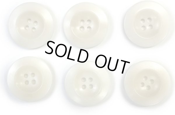 画像1: ナットボタン【ホワイト】四つ穴ボタン 白 ベーシック カラーボタン シンプル ボタン 手芸 6個入り【25mm】きらきらぷんぷん丸 B-440 (1)