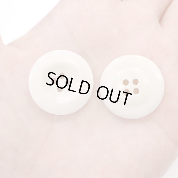 画像7: ナットボタン【ホワイト】四つ穴ボタン 白 ベーシック カラーボタン シンプル ボタン 手芸 6個入り【25mm】きらきらぷんぷん丸 B-440 (7)