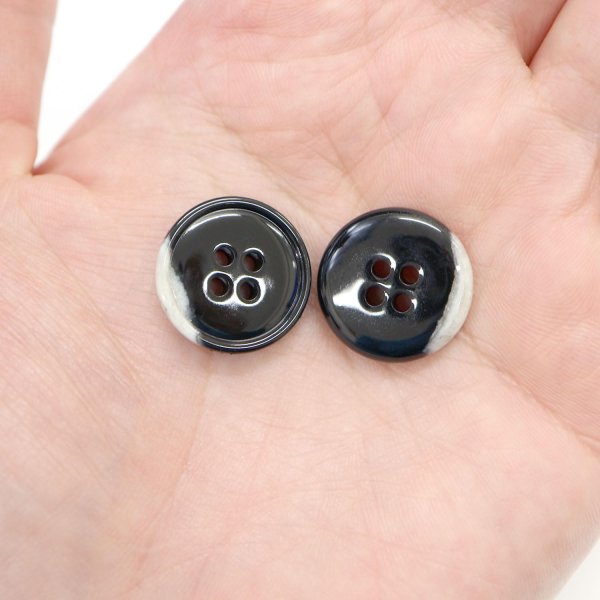 画像7: 水牛調ボタン【ブラック&ホワイト】スーツ コート ジャケット ブレザー 四つ穴 フロント 袖口 10個入り【18mm】きらきらぷんぷん丸 B-481 (7)