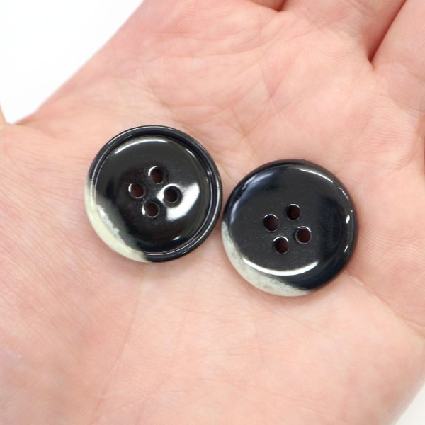 画像7: 水牛調ボタン【ブラック&ホワイト】スーツ コート ジャケット ブレザー 四つ穴 フロント 袖口 8個入り【23mm】きらきらぷんぷん丸 B-483 (7)