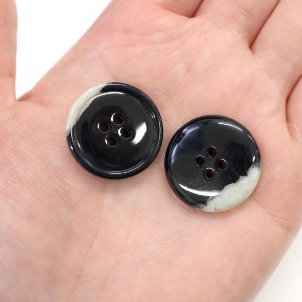 画像7: 水牛調ボタン【ブラック&ホワイト】スーツ コート ジャケット ブレザー 四つ穴 フロント 袖口 6個入り【25mm】きらきらぷんぷん丸 B-484 (7)