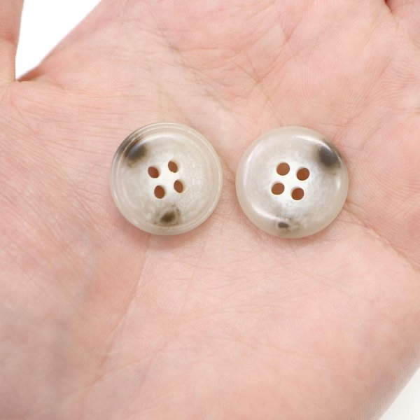 画像7: 水牛調ボタン【アイボリー&ダークブラウン】スーツ コート ジャケット ブレザー 四つ穴 フロント 袖口 10個入り【18mm】きらきらぷんぷん丸 B-491 (7)