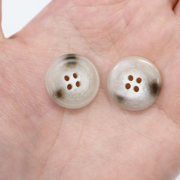 画像7: 水牛調ボタン【アイボリー&ダークブラウン】スーツ コート ジャケット ブレザー 四つ穴 フロント 袖口 8個入り【20mm】きらきらぷんぷん丸 B-492 (7)