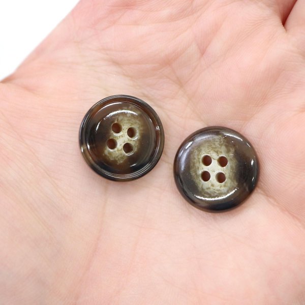 画像7: 水牛調ボタン【ダークブラウン&ホワイト】スーツ コート ジャケット ブレザー 四つ穴 フロント 袖口 8個入り【23mm】きらきらぷんぷん丸 B-498 (7)