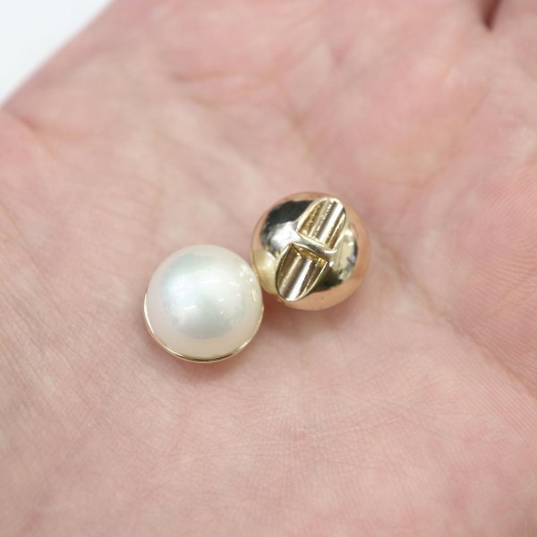 画像7: オーロラ パールボタン 【ホワイト】 ゴールド 台座付き カラー パール ボタン 白 6個入り 【12mm】 きらきらぷんぷん丸 B-536 (7)