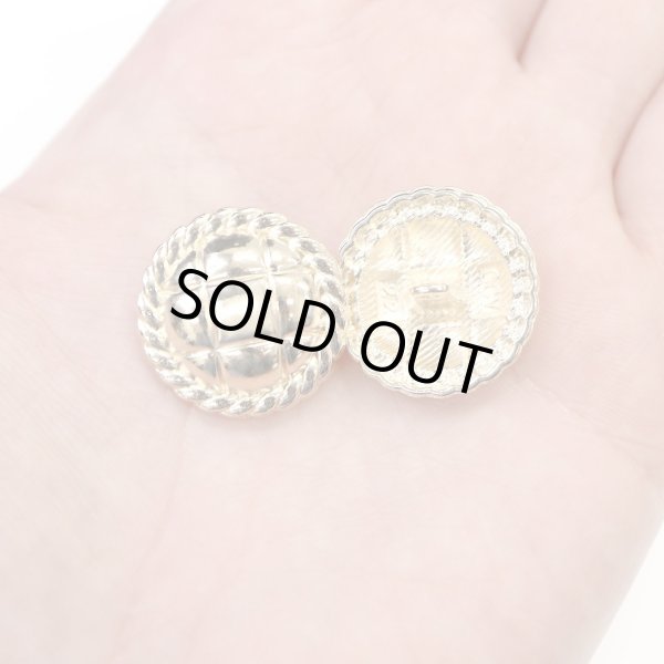 画像7: メタルボタン 丸型 足つき キルティング風 【ゴールド】 金 ボタン 鏡面仕上げ スーツボタン ジャケットボタン 6個入り 【23mm】 きらきらぷんぷん丸 B-577 (7)