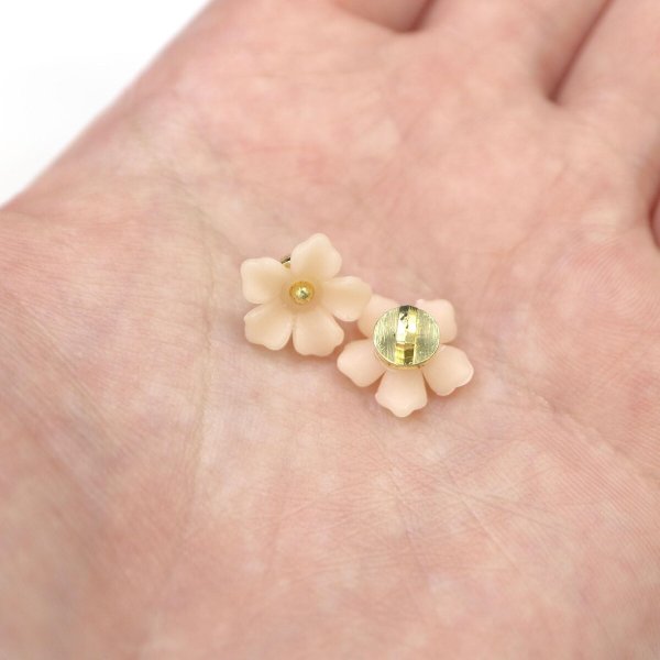 画像7: 花型ボタン 足つき 【ペールオレンジ】 オレンジ モチーフ ボタン 飾りボタン フラワー かわいい 15個入り 【13mm】 きらきらぷんぷん丸 B-726 (7)