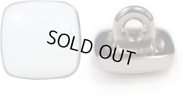 画像1: 飾りボタン 四角形 足つき 【ホワイト】 白 ツヤあり 四角 スクエア ボタン シンプル 8個入り 【11.5mm】 きらきらぷんぷん丸 B-787 (1)