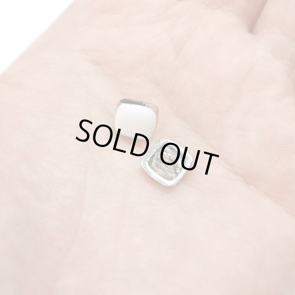 画像7: 飾りボタン 四角形 足つき 【ホワイト】 白 ツヤあり 四角 スクエア ボタン シンプル 8個入り 【11.5mm】 きらきらぷんぷん丸 B-787 (7)