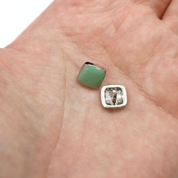 画像7: 飾りボタン 四角形 足つき 【ライトグリーン】 緑 ツヤあり 四角 スクエア ボタン シンプル 8個入り 【11.5mm】 きらきらぷんぷん丸 B-788 (7)