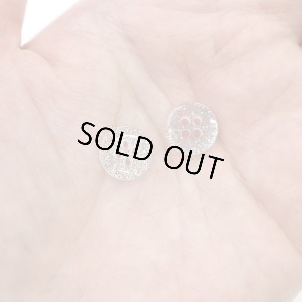 画像7: 四つ穴ボタン ラメボタン 【シルバー】 銀 半透明 ボタン グリッター シャツボタン 20個入り 【11.5mm】 きらきらぷんぷん丸 B-807 (7)