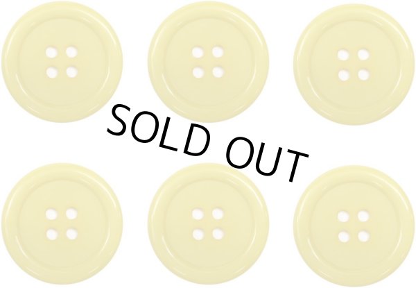 画像1: 四つ穴ボタン 【イエロー】 黄色 ツヤあり カラー ボタン シャツボタン 6個入り 【30mm】 きらきらぷんぷん丸 B-842 (1)