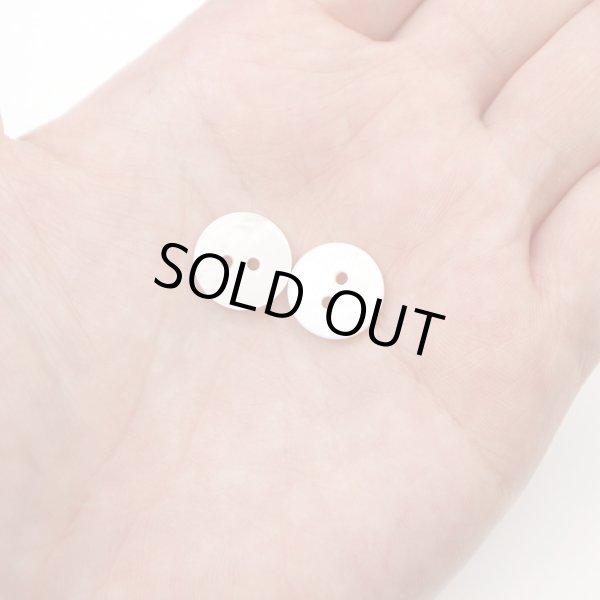 画像7: 淡水パール 二つ穴ボタン シェルボタン 貝ボタン 貝製 両面 白 ホワイト ボタン 12個入り 【12.5mm】 きらきらぷんぷん丸 B-900 (7)